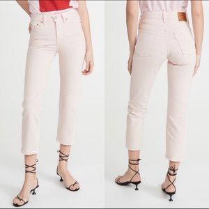 Levi’s Wedgie Straight Cropped Jeans - In The Peach. 28 X 26.